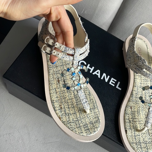 Chanel logo sandals - Picture 2 of 12